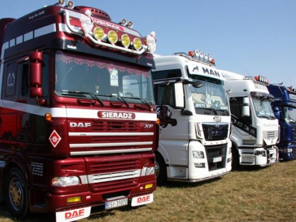 Zakup używanego ciągnika siodłowego.