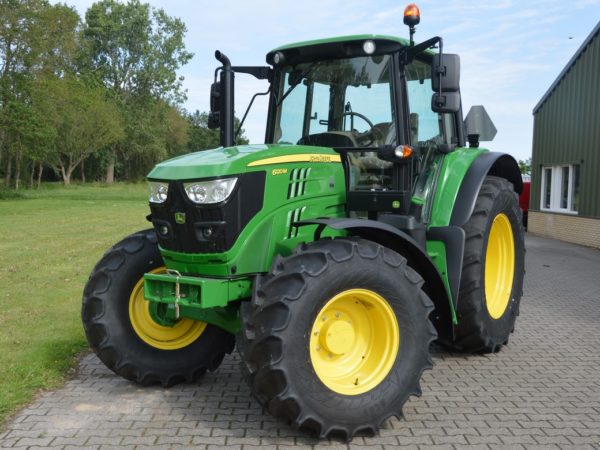 John Deere 6120M